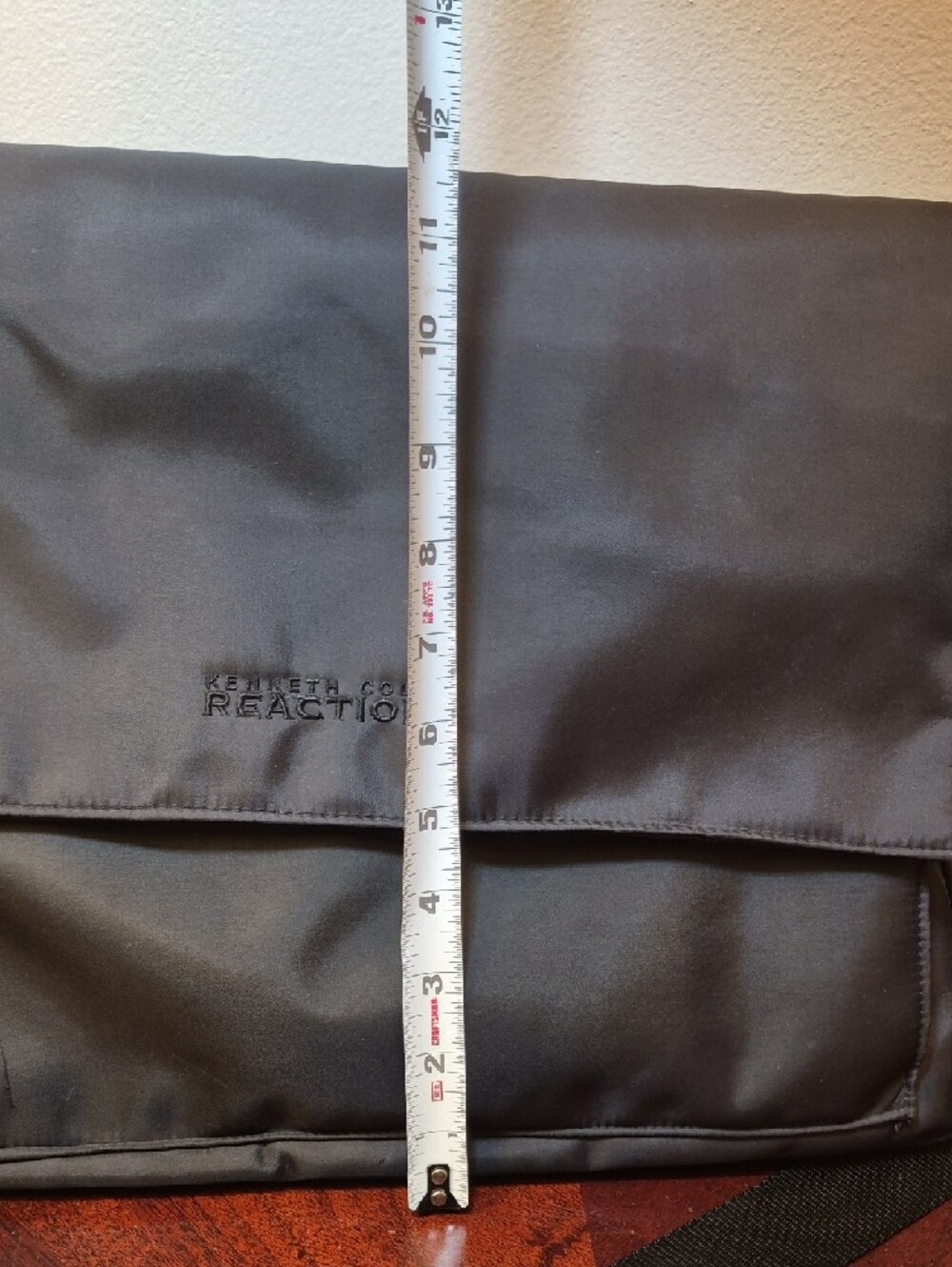 Kenneth Cole Reaction Black Diaper Bag with Adjustable Strap Unisex - Picture 5 of 13